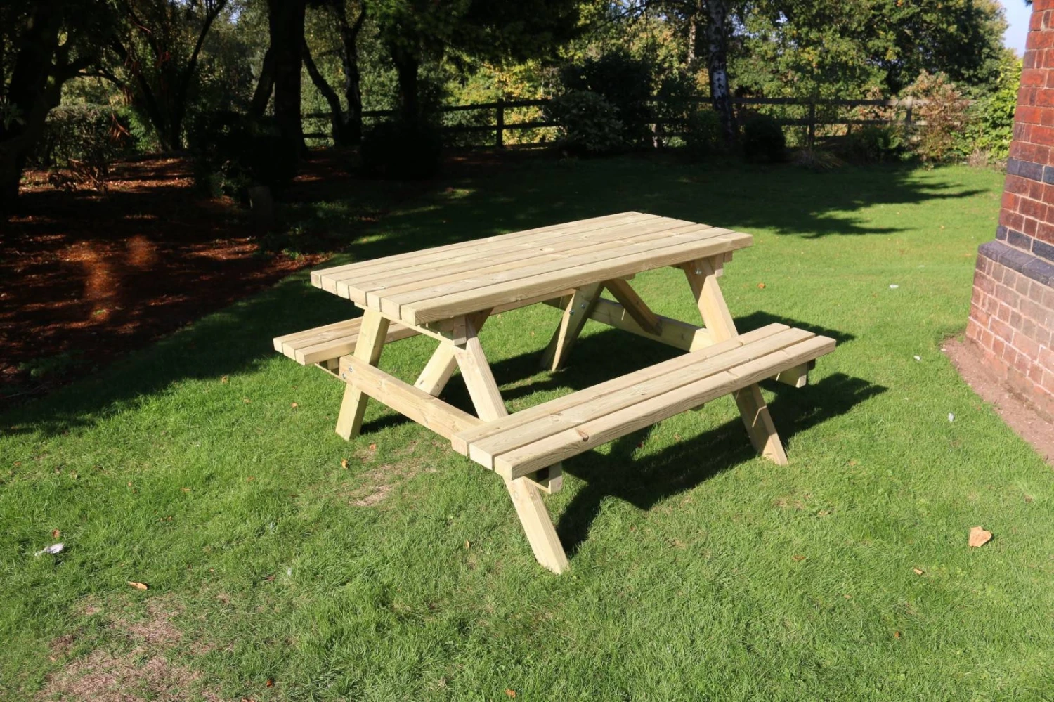 Churnet Valley Deluxe Picnic Table 1.5m