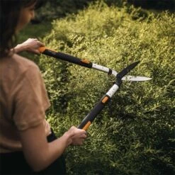 Fiskars SmartFit Telescopic Hedge Shear HS86 -Outdoor Garden Store 47152 1896